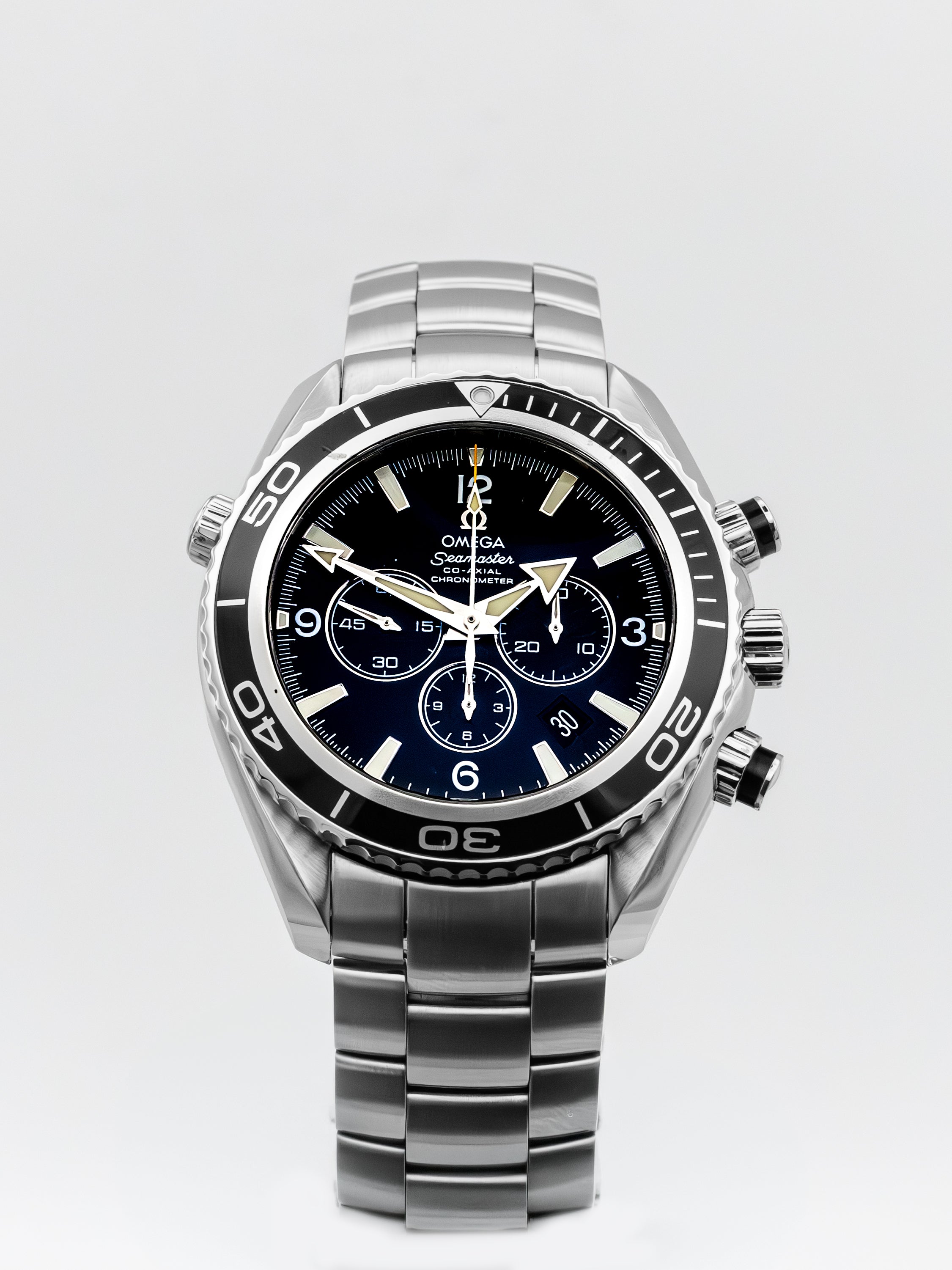 OMEGA SEAMASTER PLANET OCEAN 600M front view - preowned luxury watch